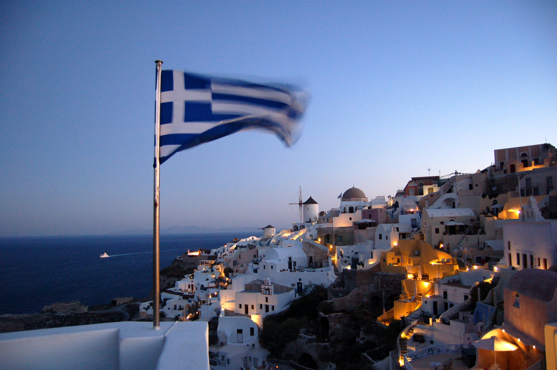 Turiştii care merg în Grecia vor plăti o suprataxă de 20 de euro