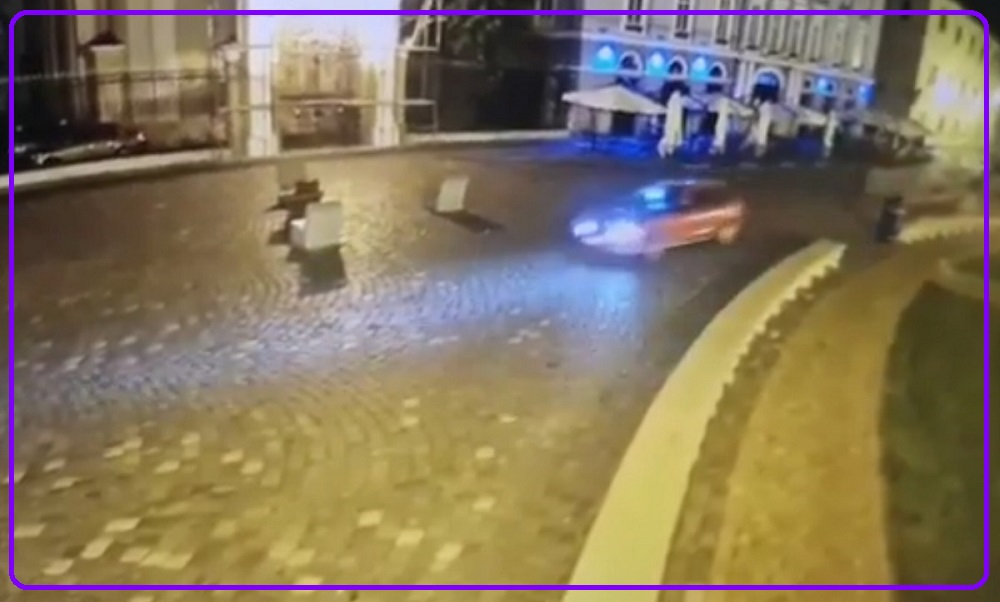 VIDEO: Încă un șofer a pătruns cu mașina în Piața Unirii și a făcut drifturi în zonă