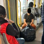 Tânăr amendat în Timișoara pentru că a dus peturile la reciclat cu tramvaiul amenda_tramvai