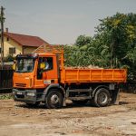 Terenul primăriei de pe strada Semicerc eliberat de construcțiile ilegale 4-demolare_Semicerc