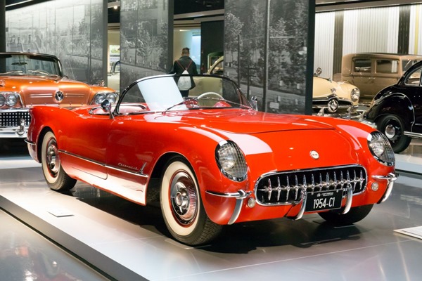 Chevrolet_Corvette_C1_front-right_2016_Shanghai_Auto_Museum