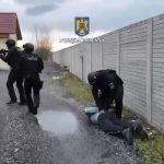 VIDEO | Polițiștii au dat lovitura: arme letale și mii de cartușe confiscate în Timiș și Hunedoara traficanti_arme